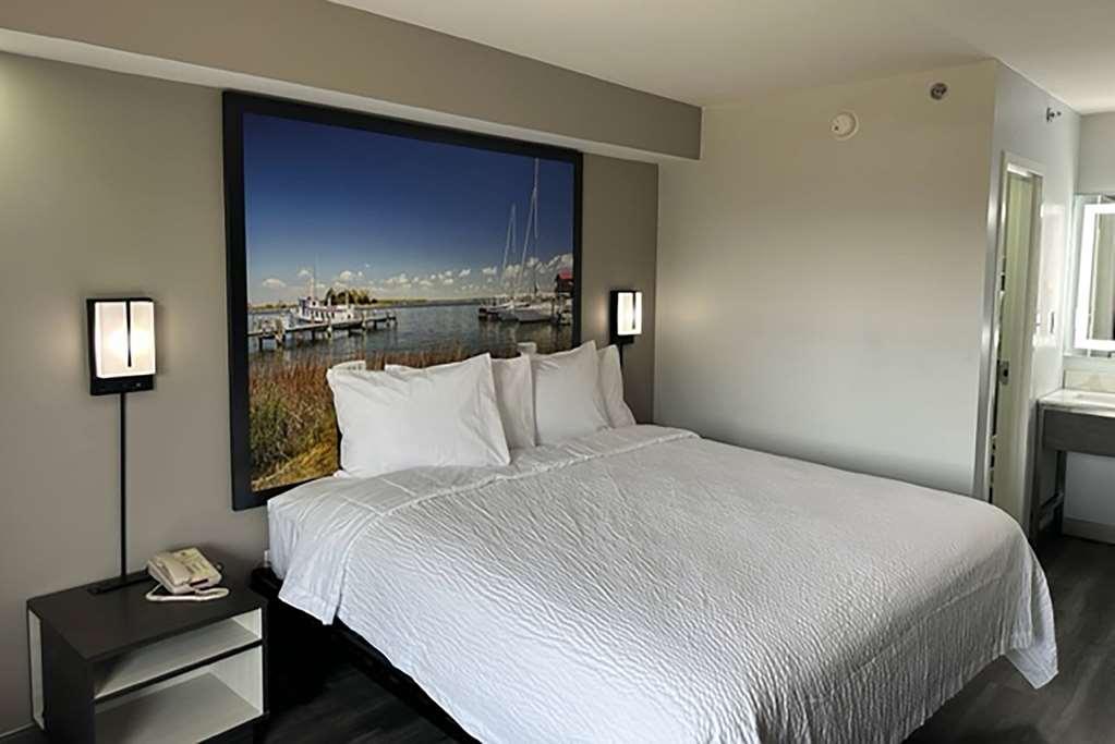 Super 8 By Wyndham Baltimore Northwest Room photo